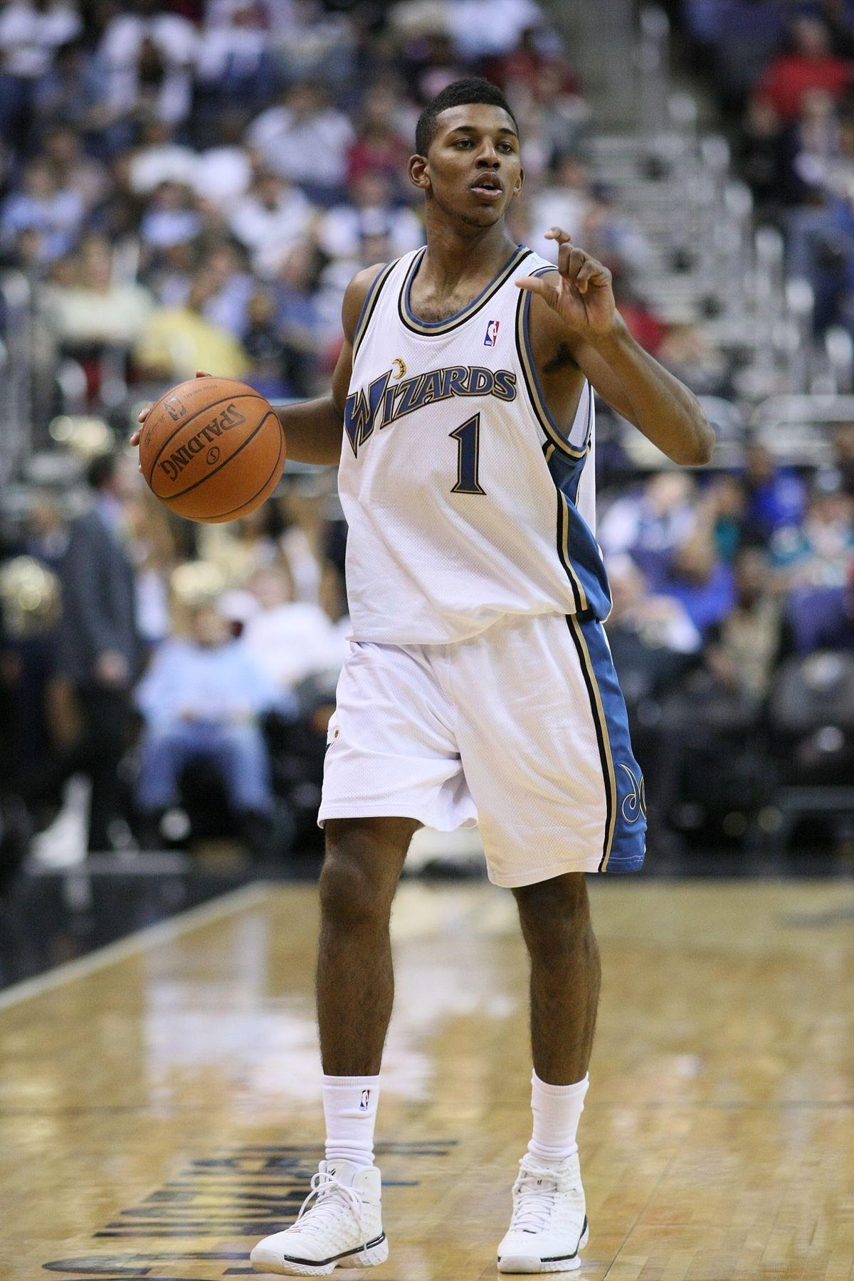 米体：巴洛特利的酒驾指控已撤销，但他还是会从事志愿工作（米体：巴洛特利酒驾指控撤销，仍将继续参与志愿服务）