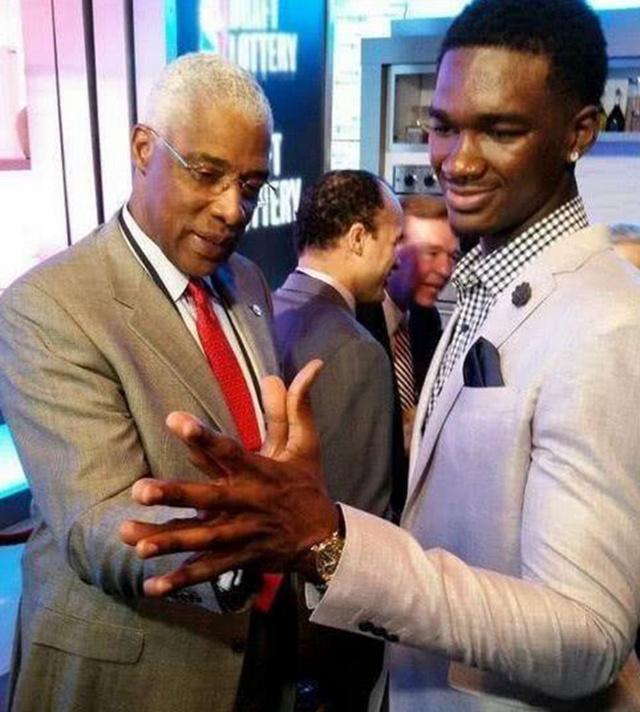 西甲前瞻：赫塔菲冲主场连胜，马竞盼取5连胜继续施压前3（西甲前瞻：赫塔菲剑指主场连胜，马竞力争五连胜紧逼前三）