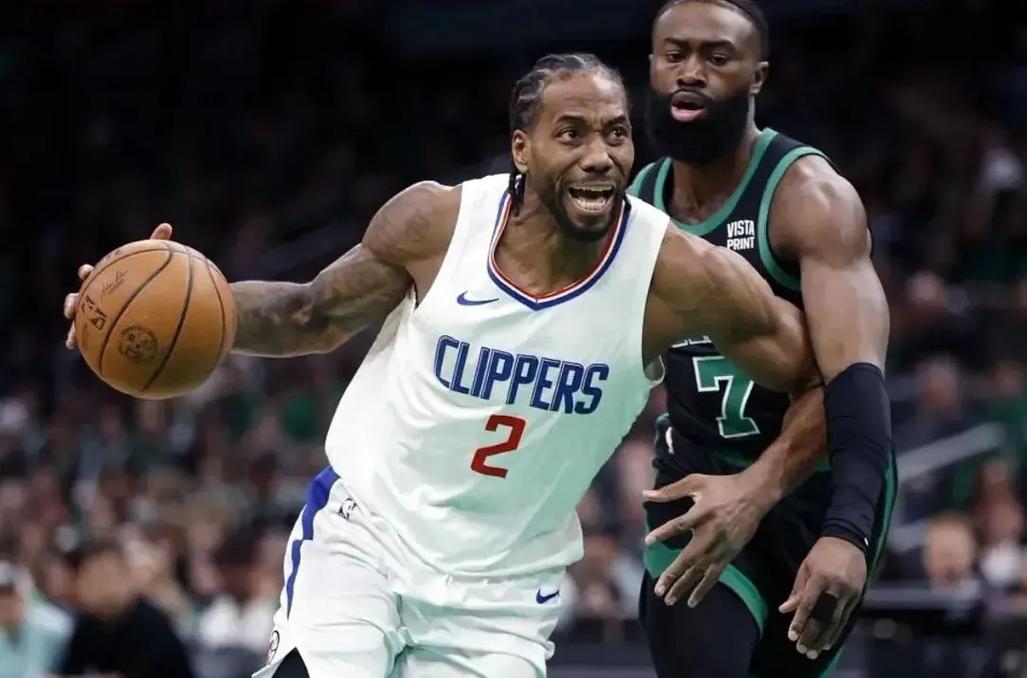 跟队记者：米兰内部否认了蒂亚戈-席尔瓦可能回归的传闻（跟队记者：米兰方面否认蒂亚戈-席尔瓦回归传闻）