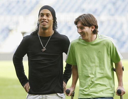 传闻：曼联和拜仁长期关注兰斯19岁中场马夏尔-蒂亚（据悉曼联与拜仁持续考察兰斯19岁中场马夏尔-蒂亚）