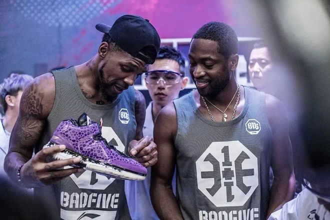 费拉拉：现在的那不勒斯领先于尤文，谈论尤文争冠毫无意义（费拉拉：那不勒斯占据上风，讨论尤文争冠已无意义）