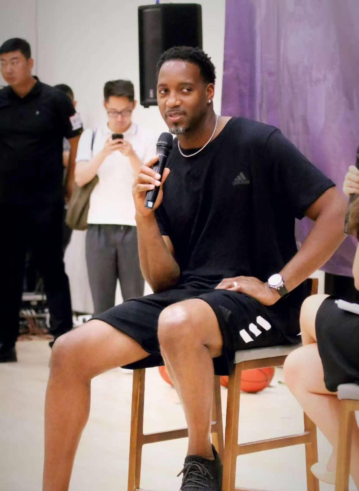 迪亚斯：选择拜仁是因为雄心一致，无法评价是否配得上转会费（迪亚斯：因与拜仁志同道合而加盟，转会费是否合理不予置评）