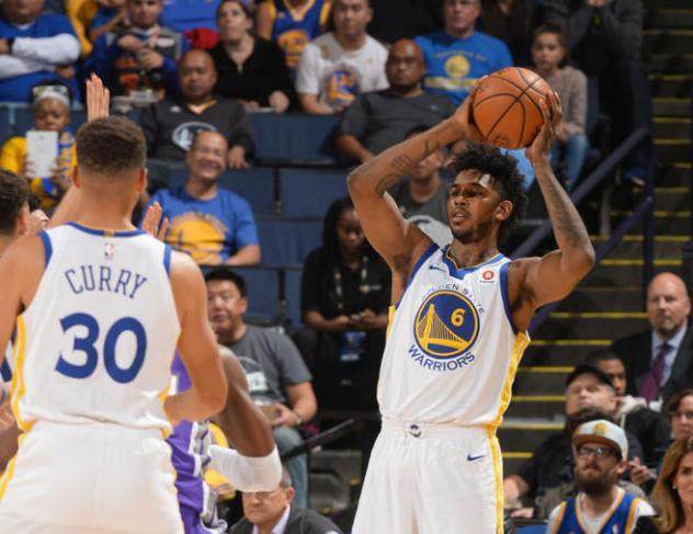 ATP年终总决赛：随着德米纳尔2-0，保留晋级希望，阿卡未战已出线（ATP年终总决赛：德米纳尔2-0取胜续命，阿尔卡拉斯未赛即出线）