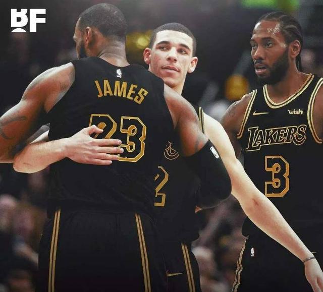 德甲战报：迪亚斯传射、杰克逊锁胜局，拜仁3-1圣保利（德甲：迪亚斯传射建功，杰克逊终结悬念，拜仁3-1力克圣保利）