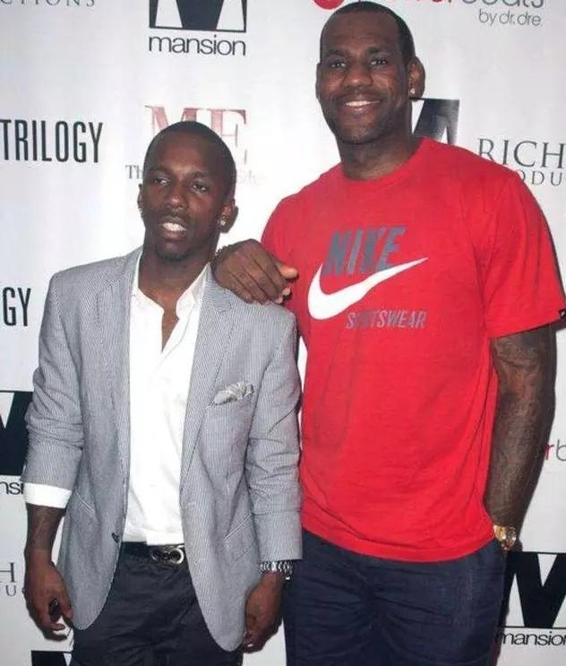 汉堡2-1斯图加特，法比奥-维埃拉破门，格拉策尔建功（法比奥-维埃拉破门、格拉策尔建功，汉堡2-1击败斯图加特）