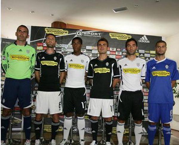 达维多维奇：离开沙特是因为老婆适应不了，家人比金钱更重要（达维多维奇：妻子难适应促我离开沙特，家庭重于金钱）