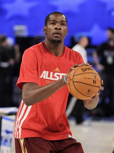 库普梅纳斯：我踢后卫感觉很好；斯帕莱蒂带来了积极的氛围（库普梅纳斯：踢后卫同样自在，斯帕莱蒂为球队注入积极氛围）